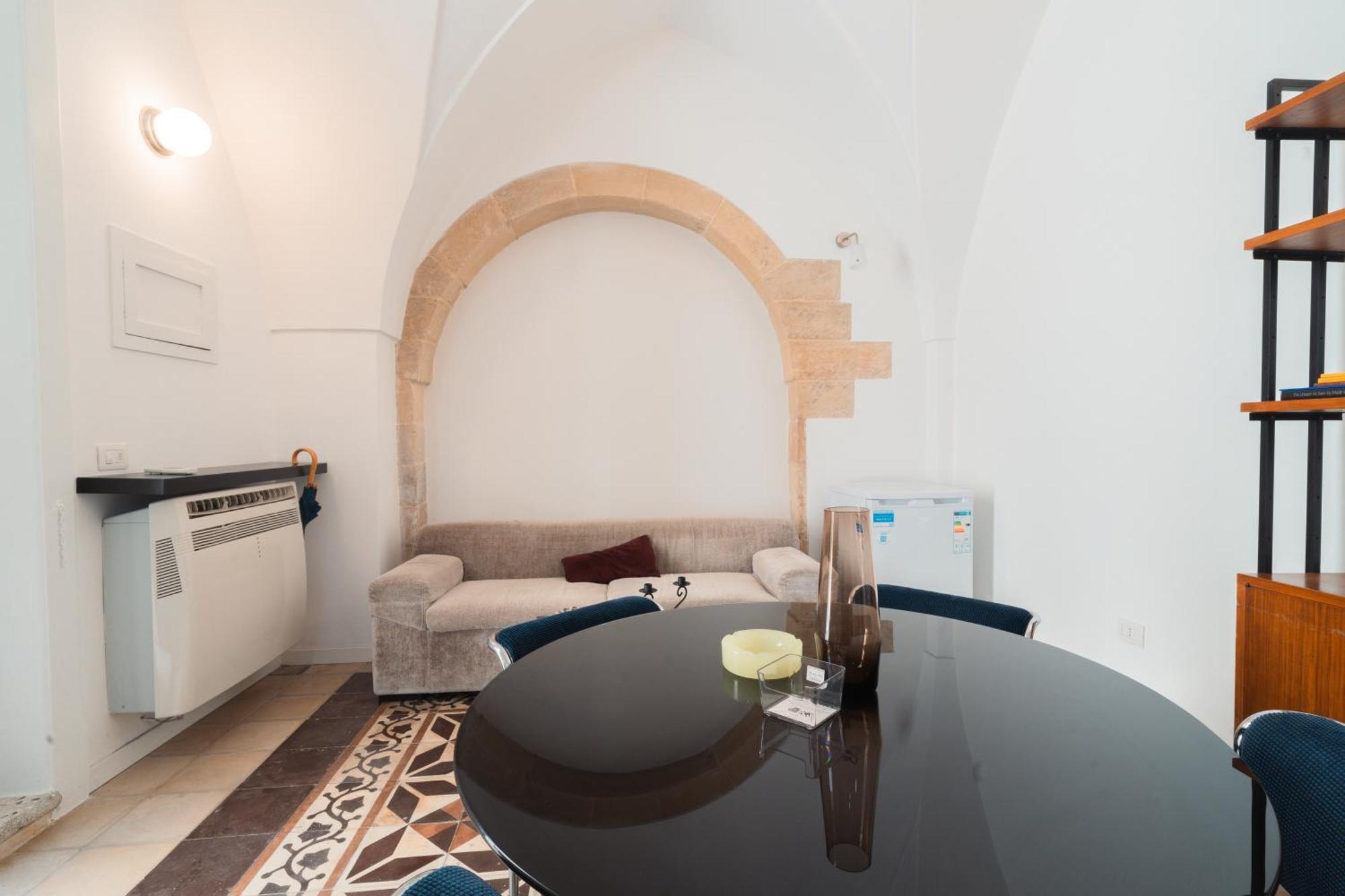 Donna Cristina Historic Apartment Lecce Buitenkant foto