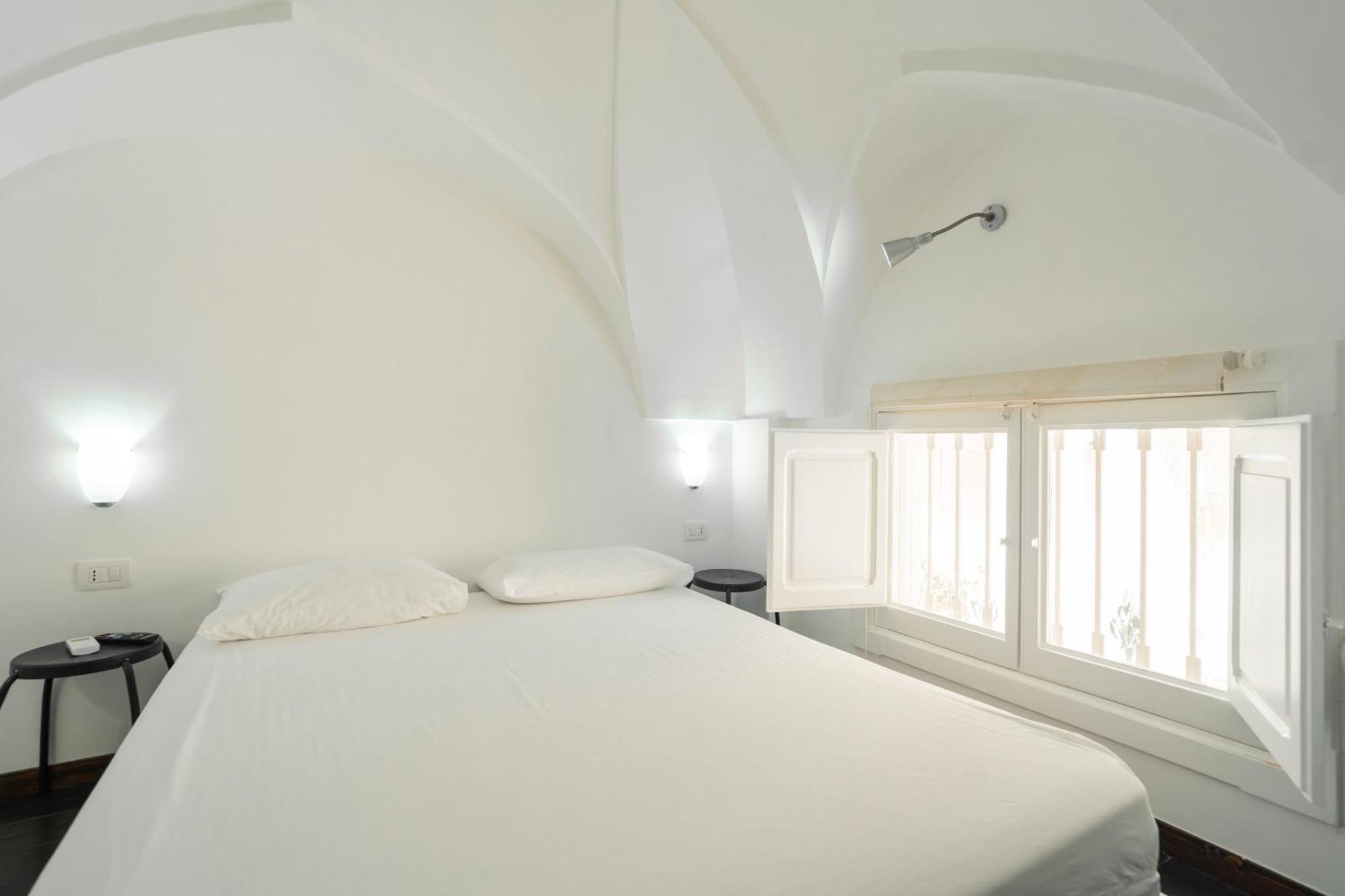 Donna Cristina Historic Apartment Lecce Buitenkant foto